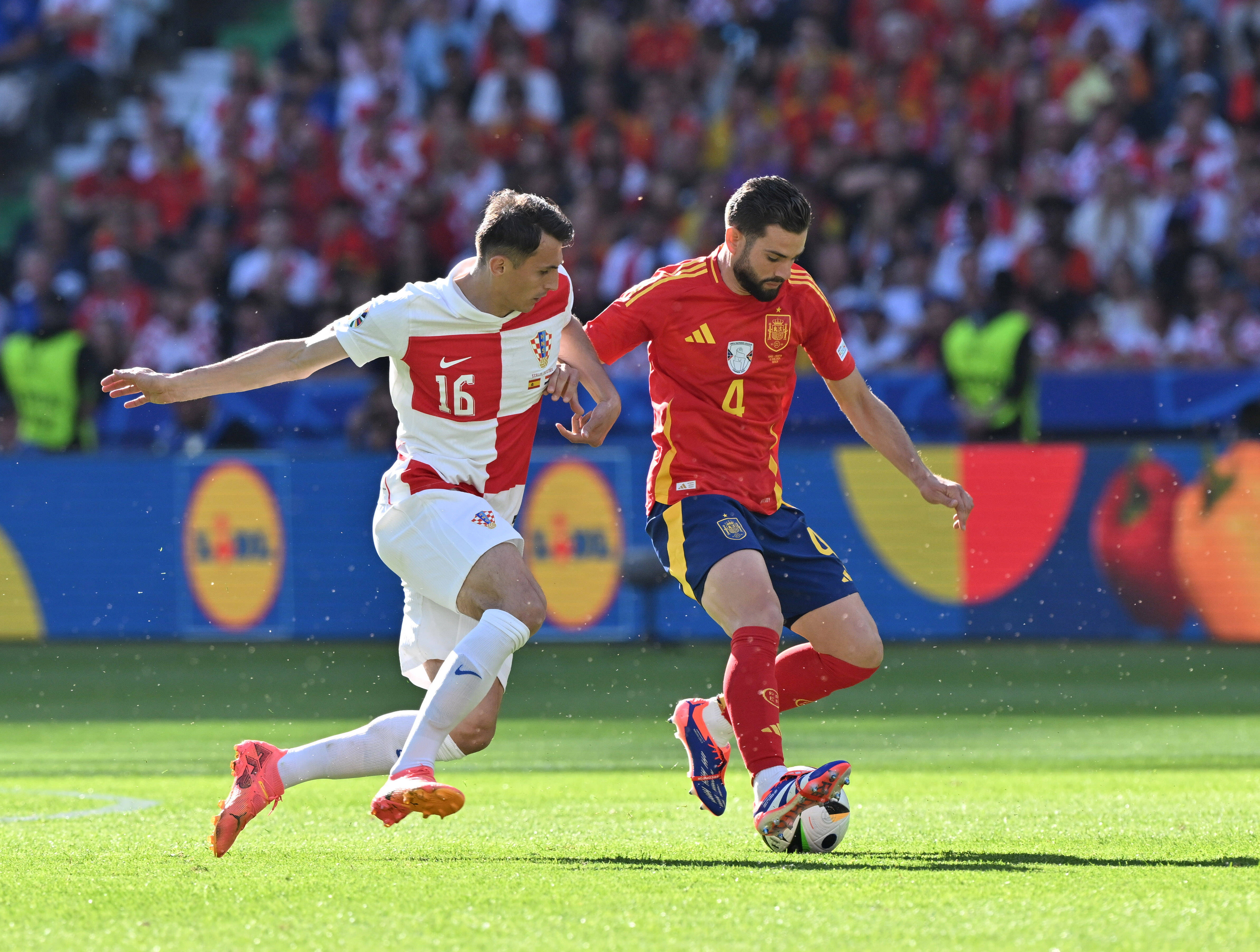 aoa体育体育中国官网-包含荷兰不敌西班牙，出线形势堪忧的词条