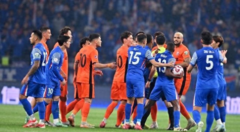 顶级足球比赛激烈开战,赛场上风起云涌的简单介绍 顶级足球比赛激烈开战,赛场上风起云涌的简单介绍