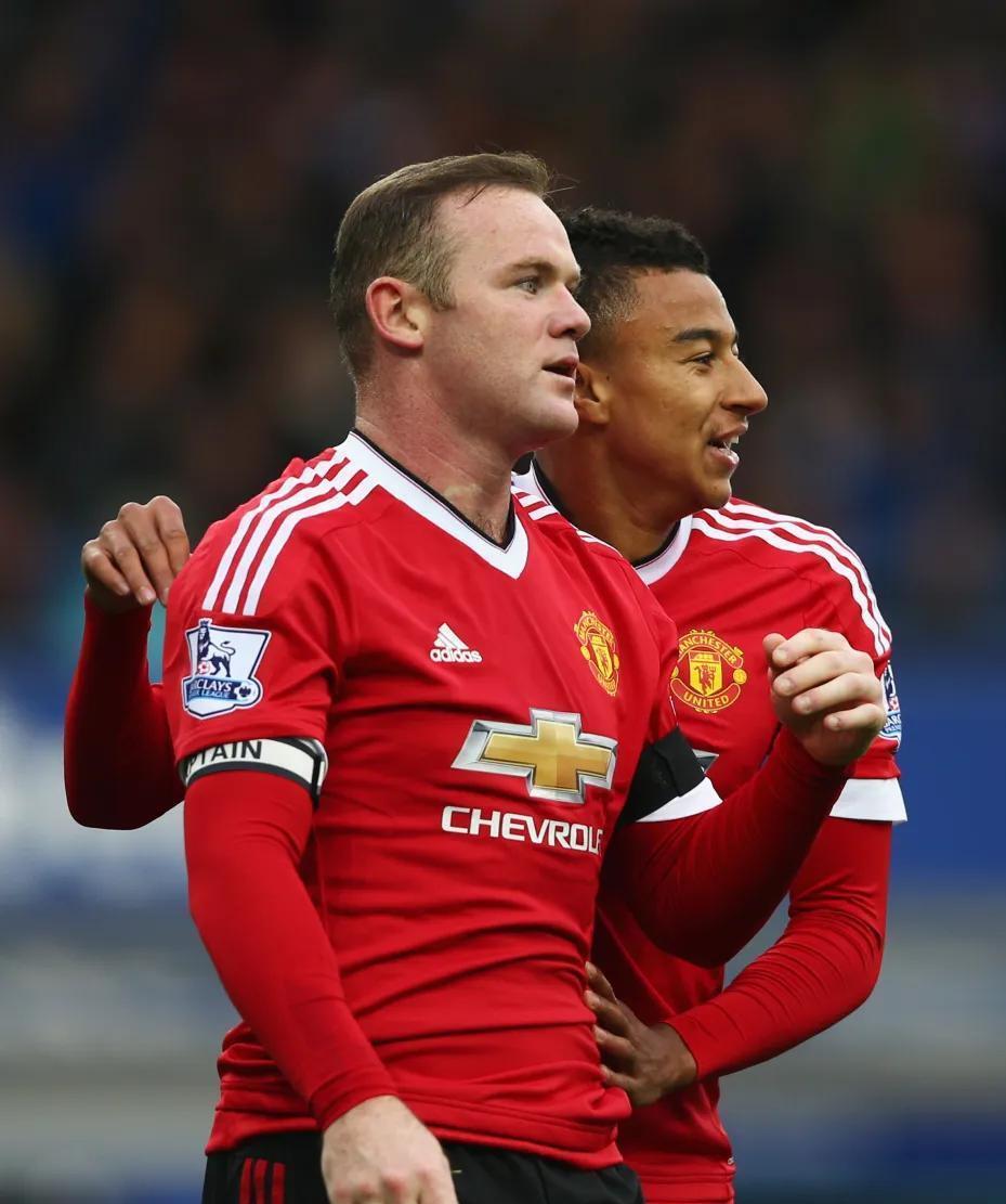 aoa体育体育在线-鲁尼离队后首次回归老特拉福德，球迷热情欢迎