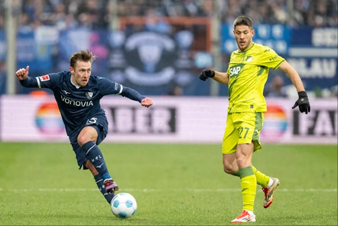 aoa体育体育直播-霍芬海姆队成功赢得一场比赛