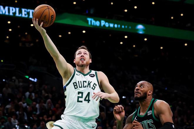 雄鹿队老将重伤,赛季前景蒙上阴影 雄鹿队老将重伤,赛季前景蒙上阴影