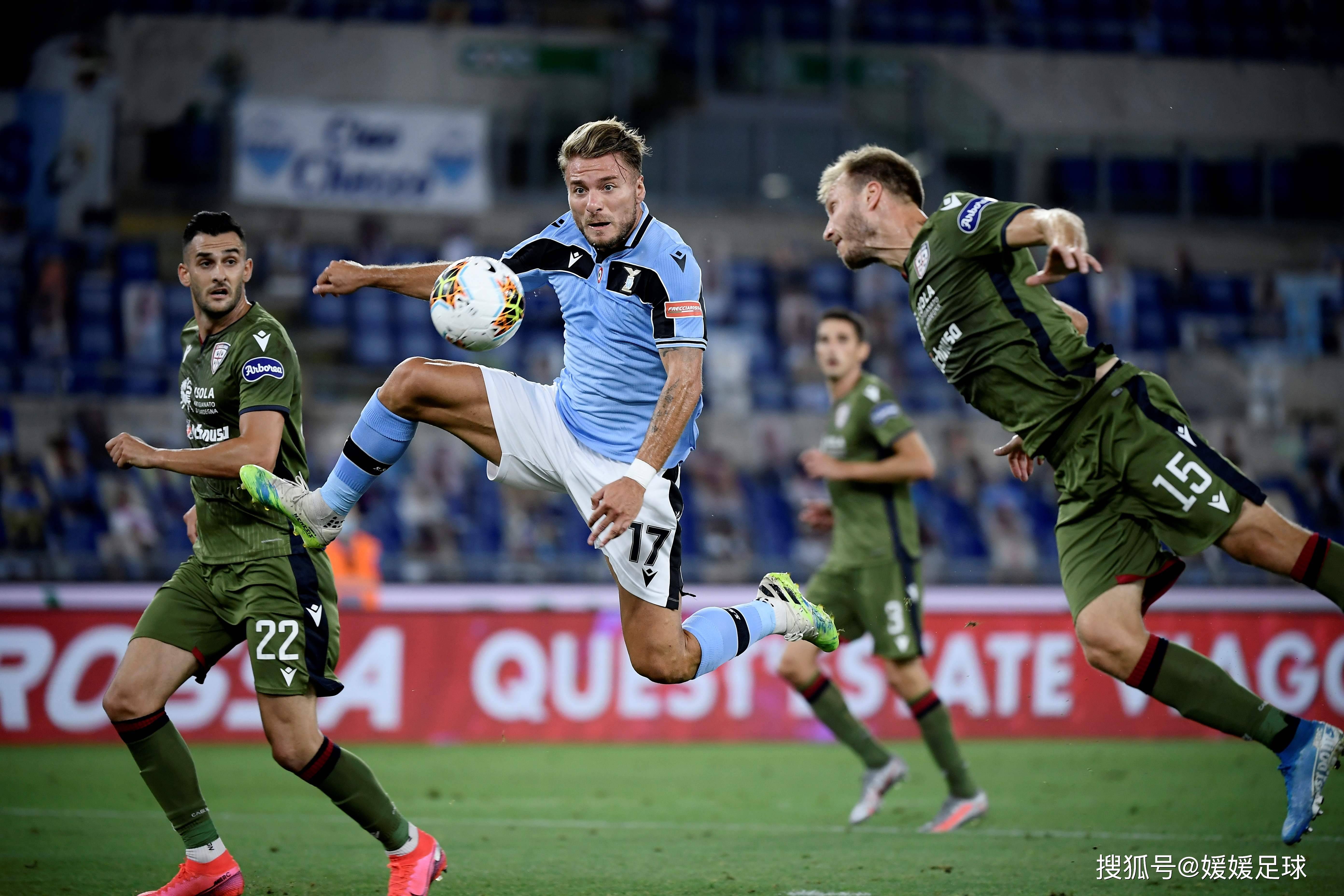 aoa体育体育网页版-足球比赛激烈程度大增，球员状态爆棚