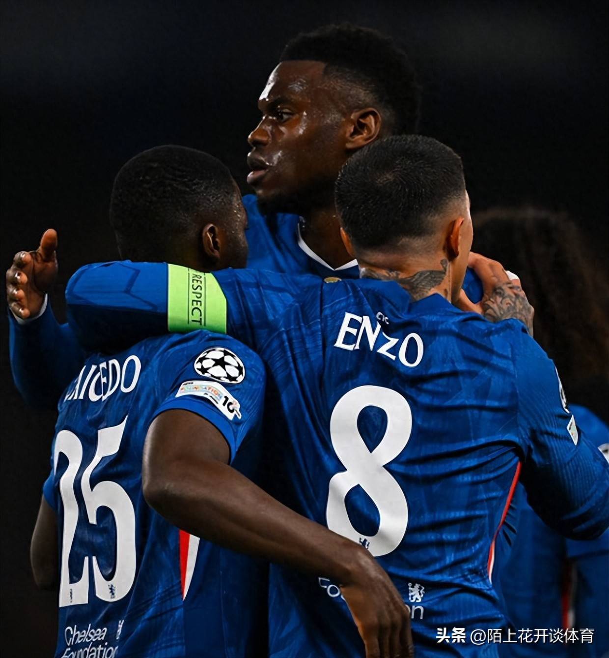 包含切尔西主场大败，欧冠位置受威胁的词条