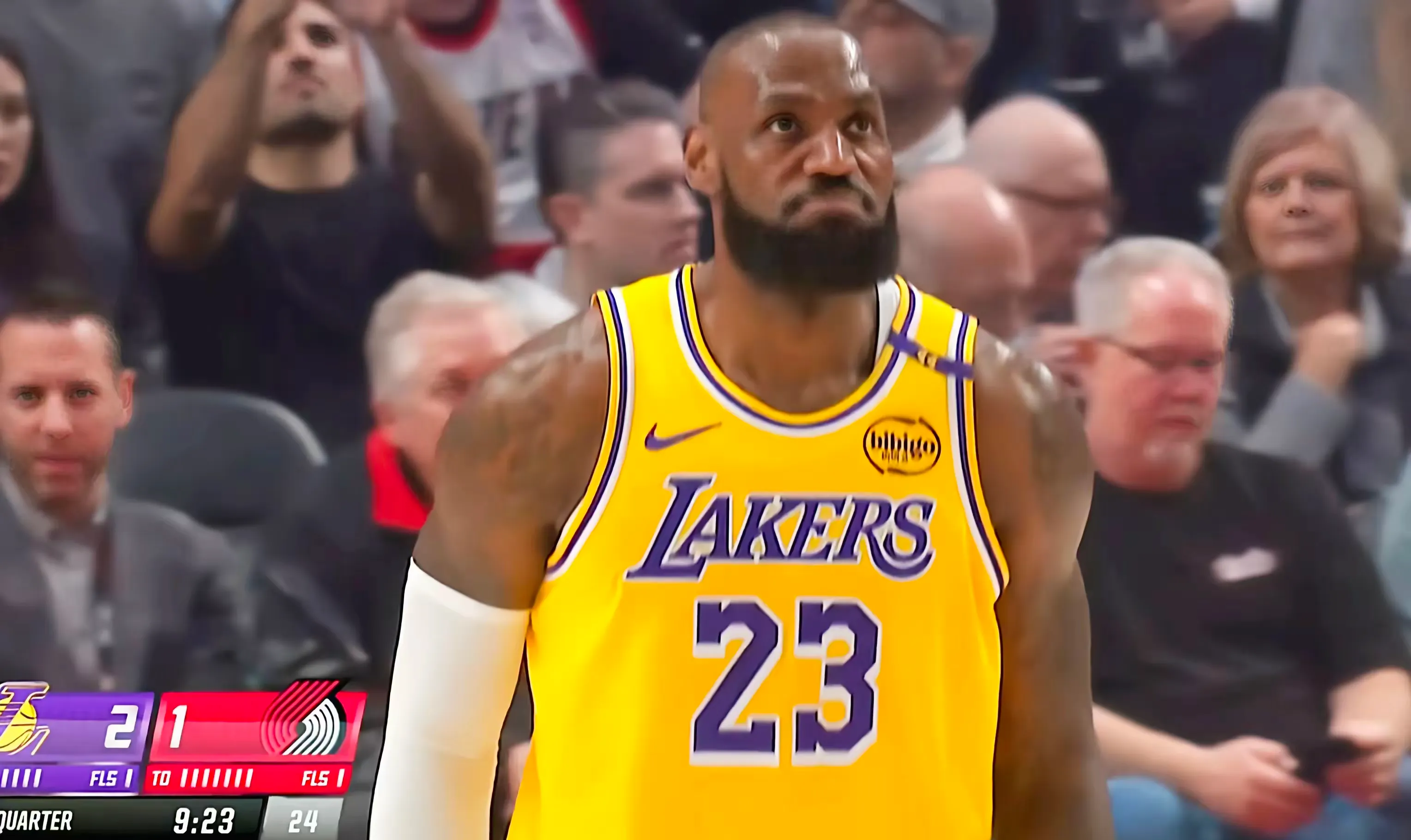 包含开拓者客场惨败湖人，积极调整备战的词条