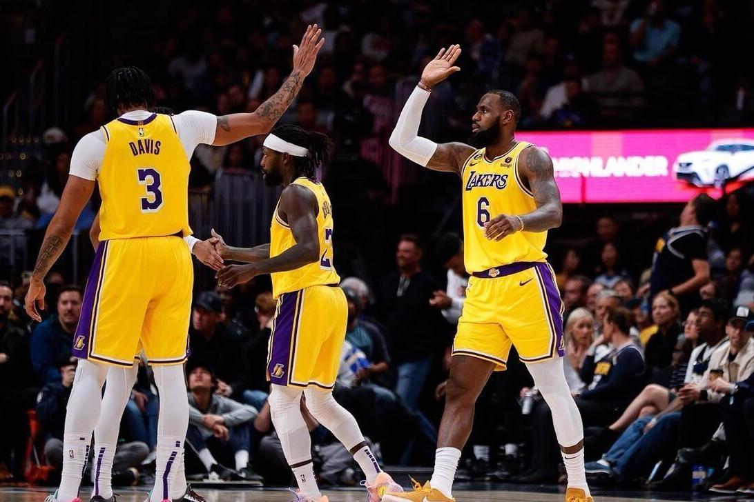 湖人队球星状态回升,再次成为全队核心 湖人队球星状态回升,再次成为全队核心