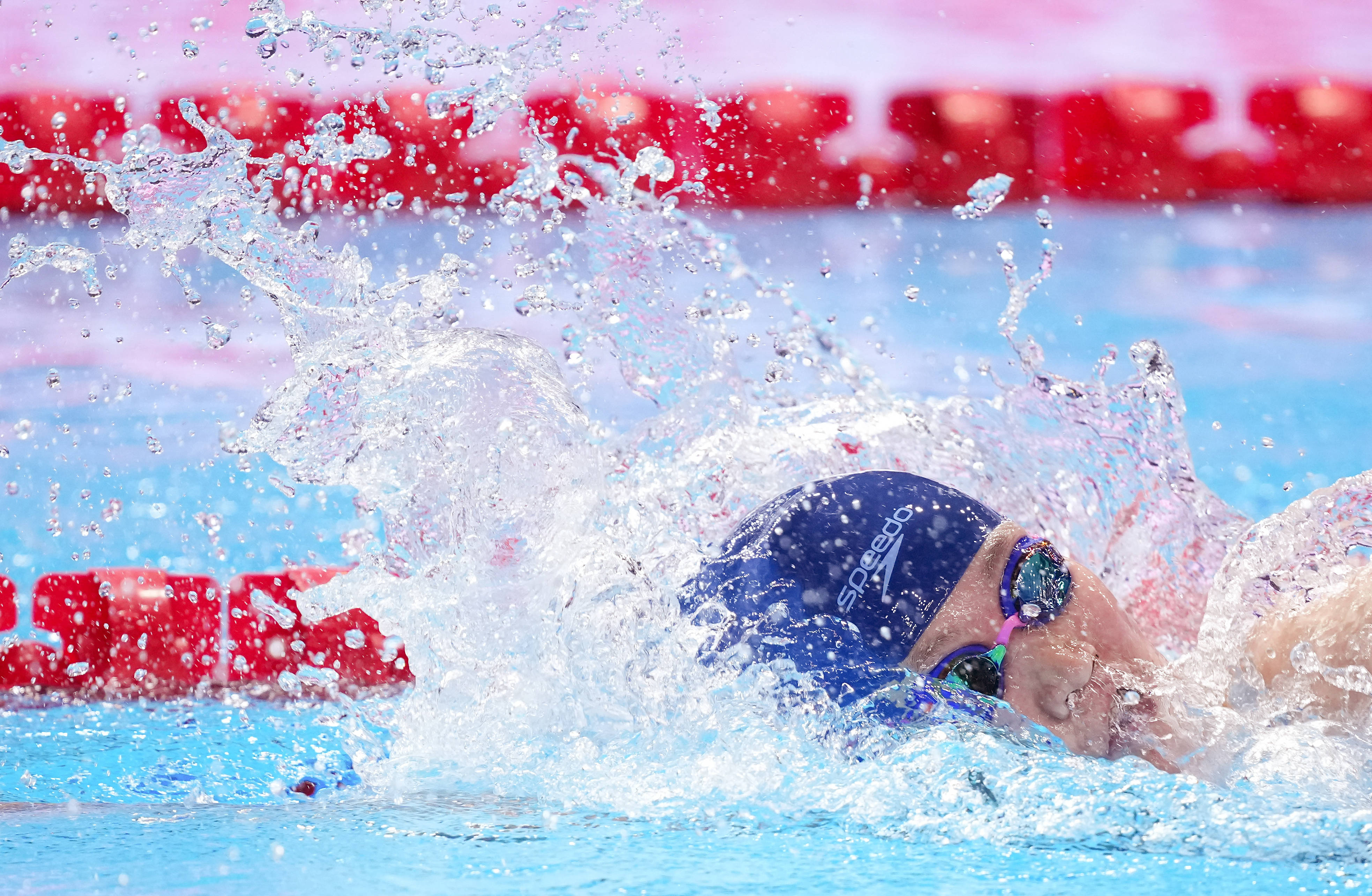 游泳女子米自由泳：澳大利亚选手夺冠
